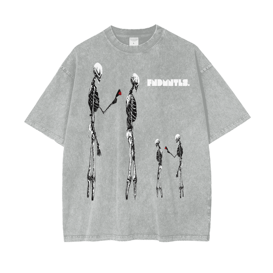 Oversize graphic T-shirt with skeleton aliens and red accents in flower  gray
